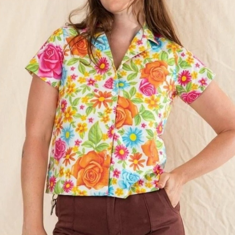 Big Bud Press Vintage Wallpaper Pantry Button-Up
